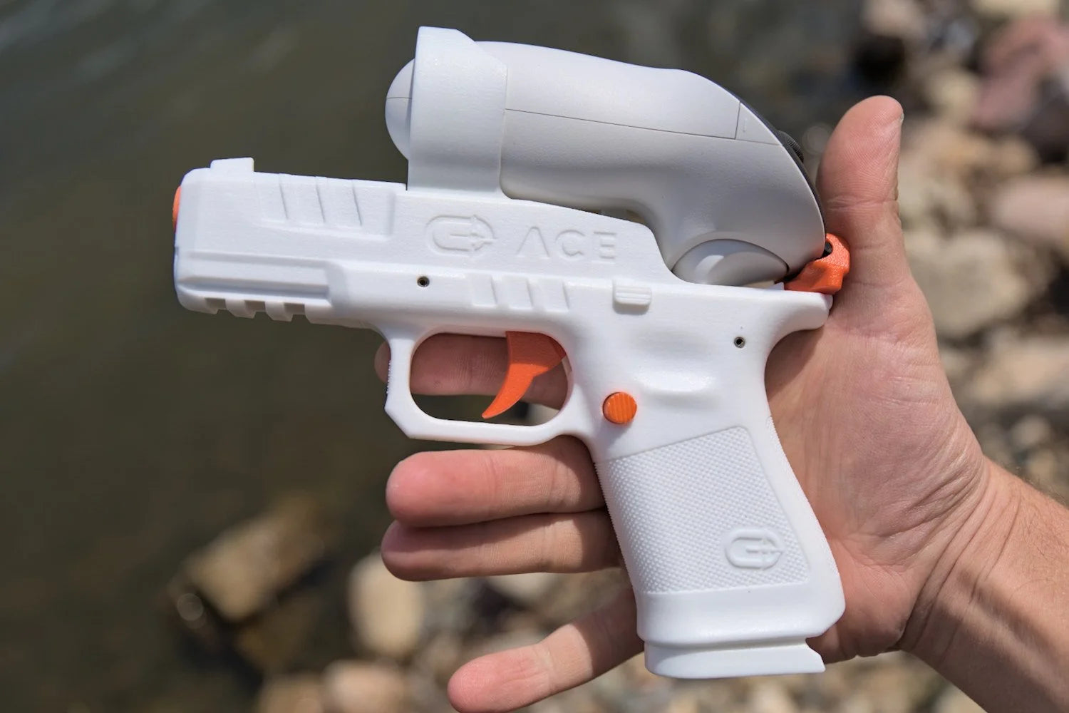 ACE XR Virtual Shooting Pistol for Meta Quest glock 19 hand