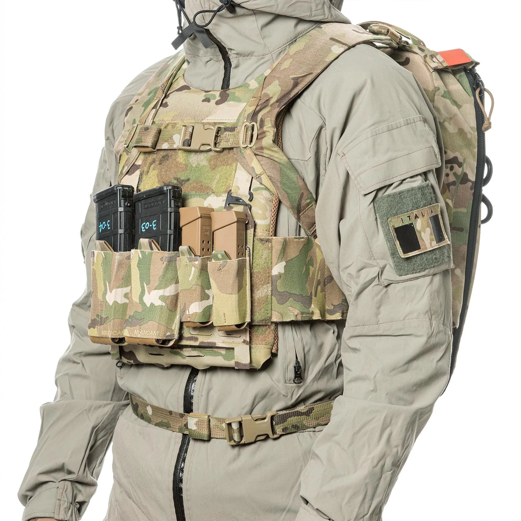 Blackfolium AURA13Backpack human front