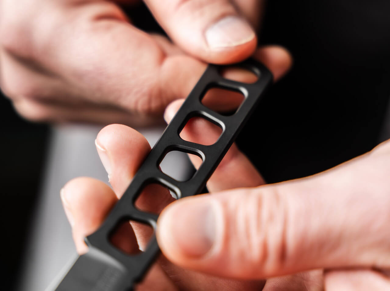 Böker BFF Packlite black in hand