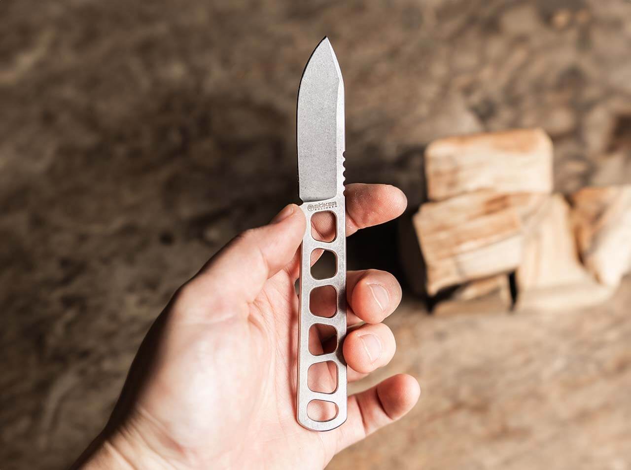 Böker BFF Packlite silver in hand