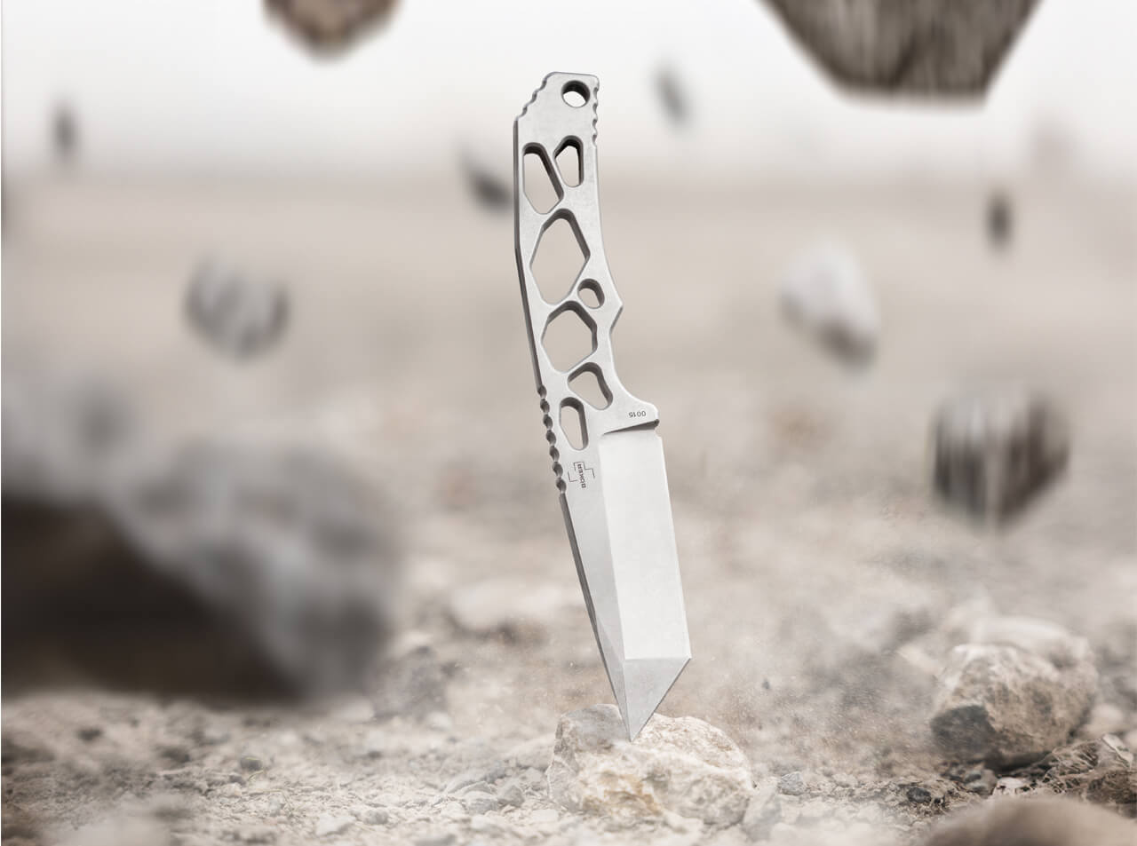 Böker Superlight Tanto standing