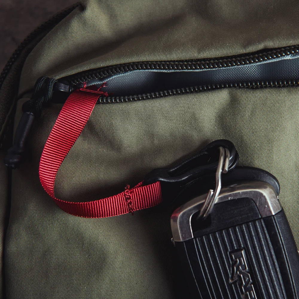 Vertx Everyday Fanny Pack + car keys