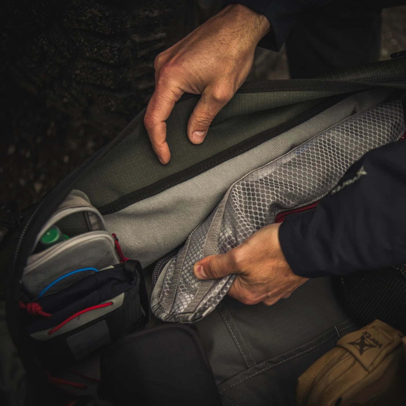 Vertx RLT 80L Duffel Bag organizing