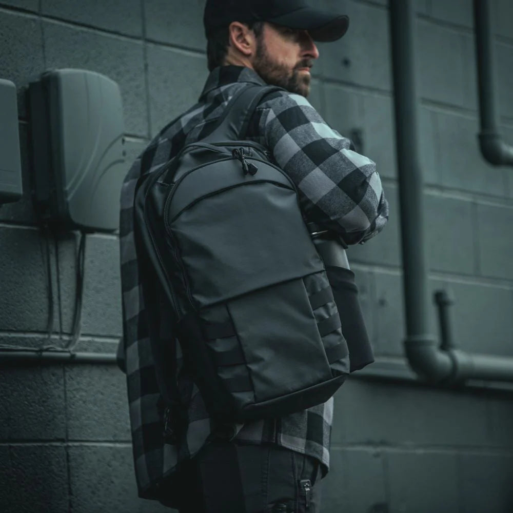 Vertx Urban Ghost 20L Backpack man