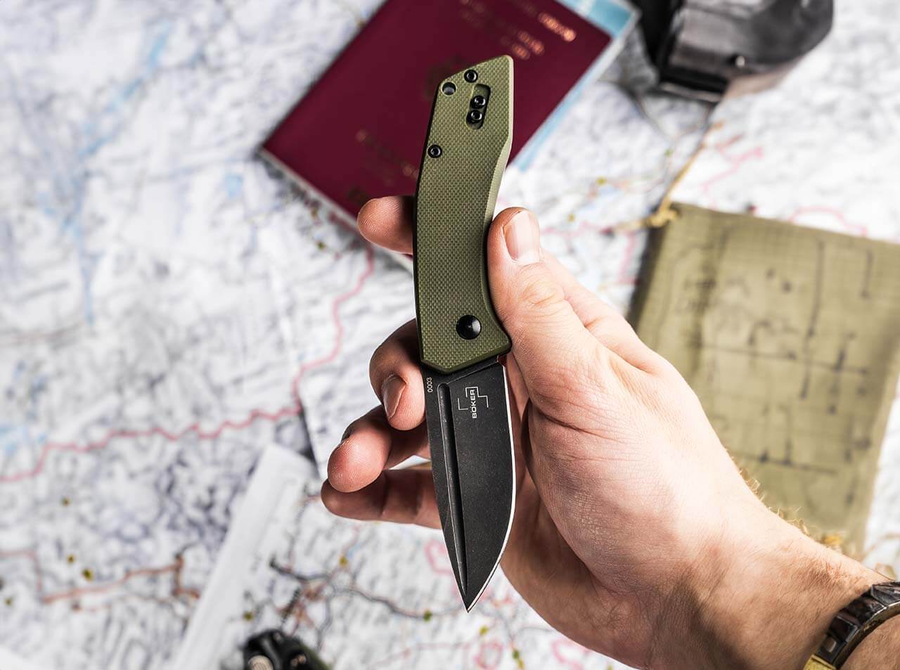 Böker Worldwide 2.0 in hand