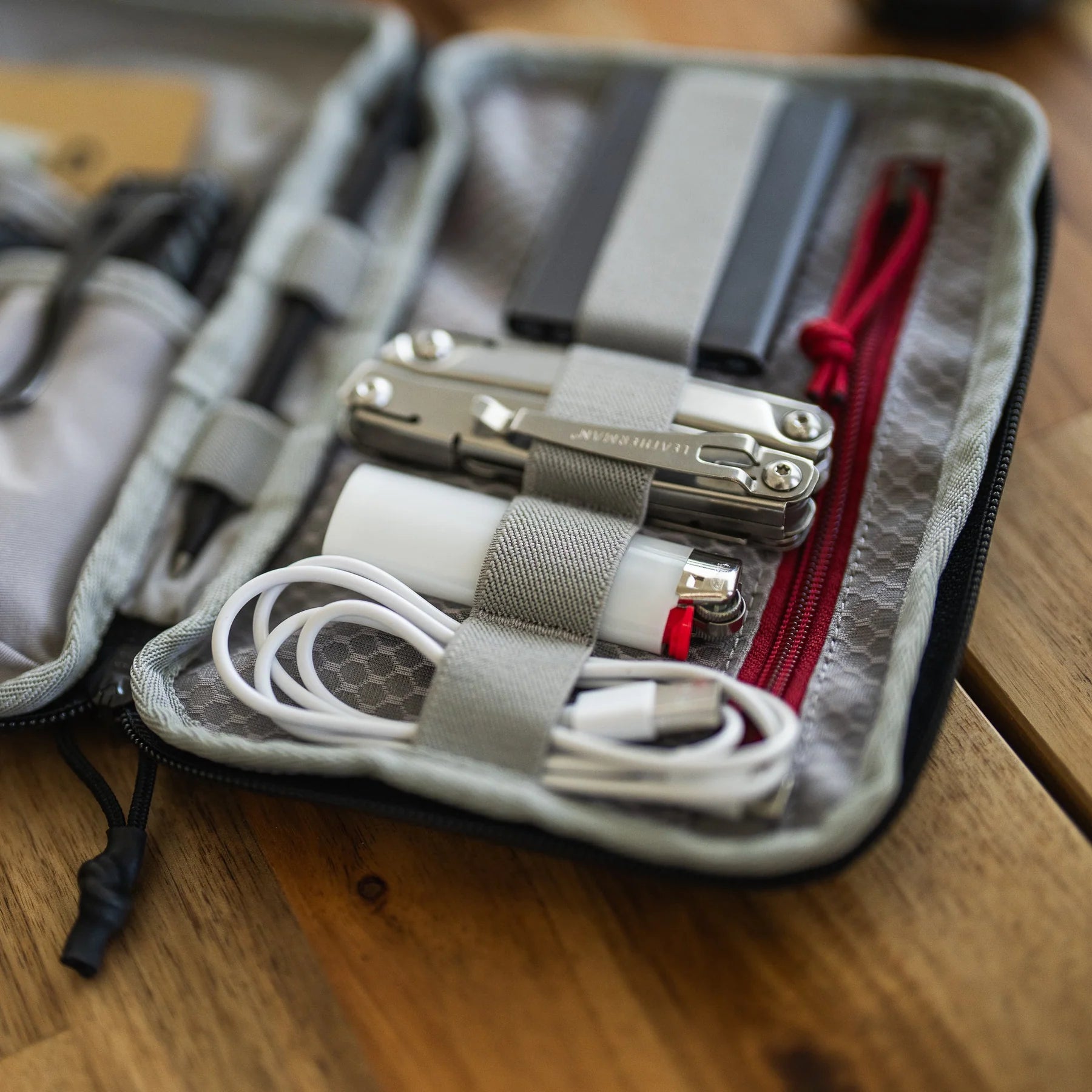 Vertx Urban Ghost Utility Pouch internal organization