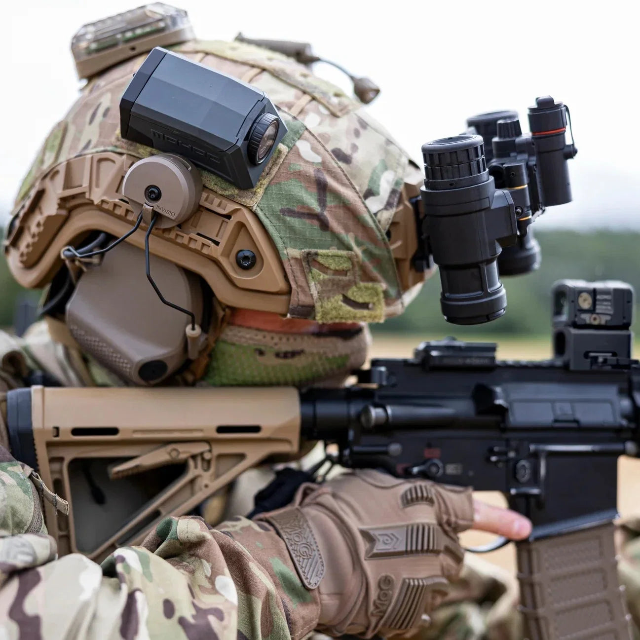 MoG High Abrasion Ergoshield Trivium operator holding ar15