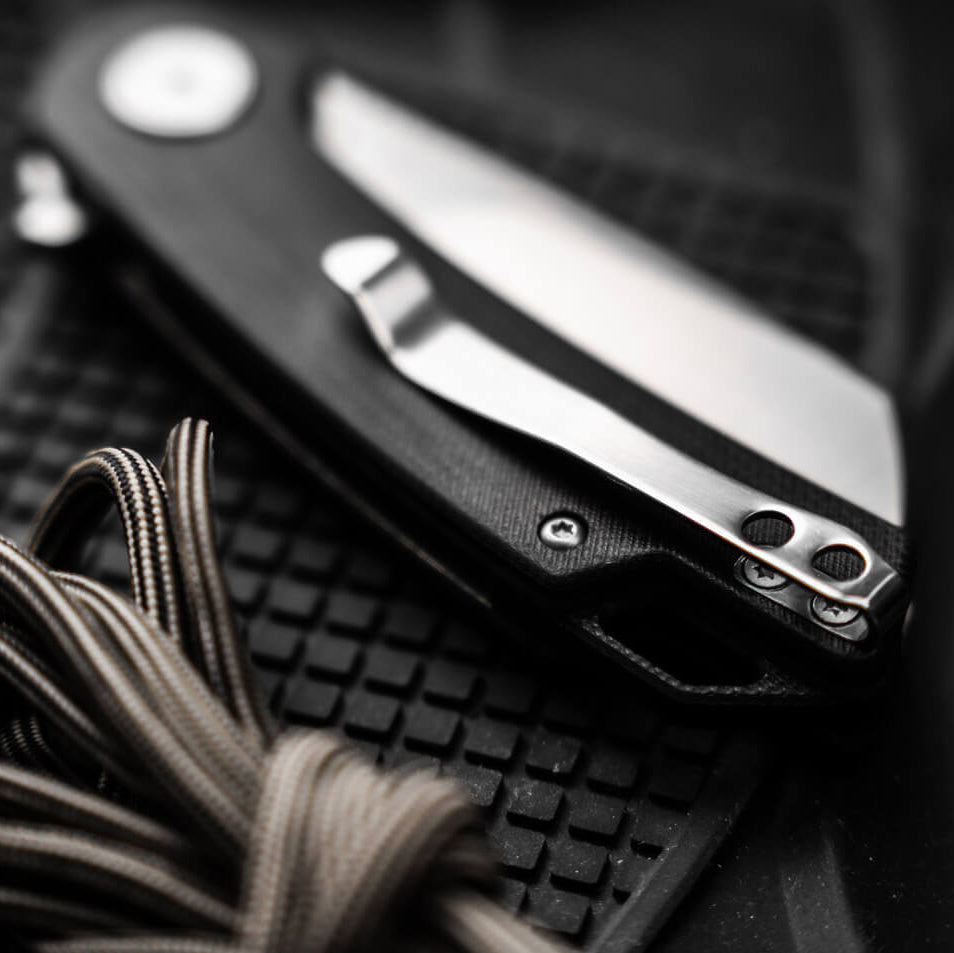 Böker Cliff Wharn closed on table