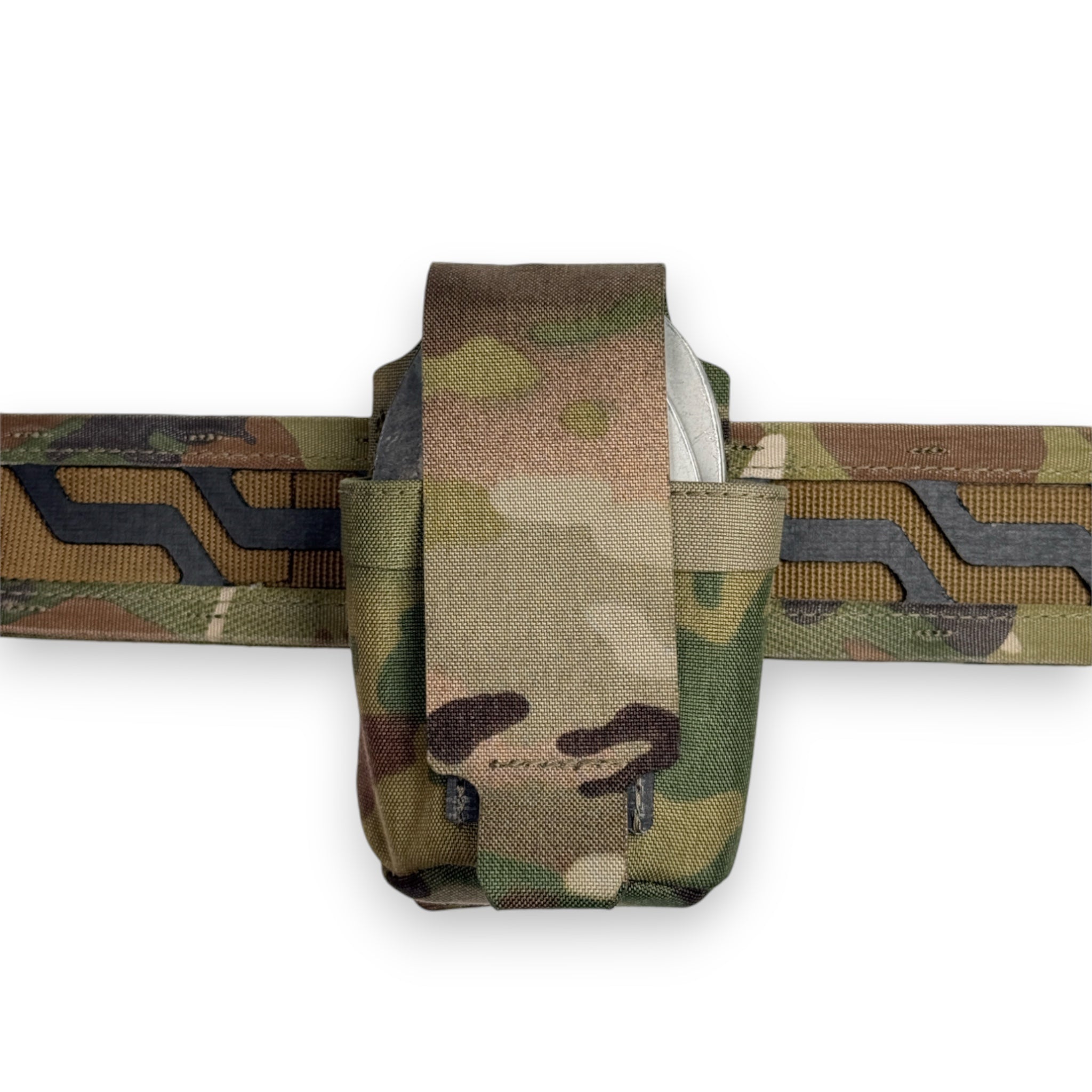 Hexatac AYCE® Handcuff Pouch Multicam color in a belt front view close up