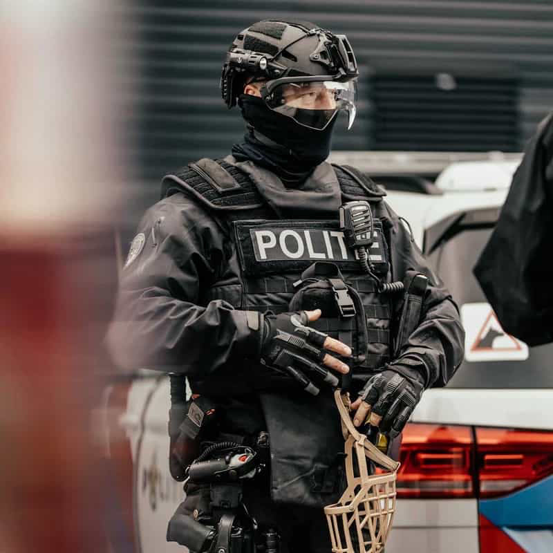 Operator wears MoG High Abrasion Ergoshield Trivium in black color 