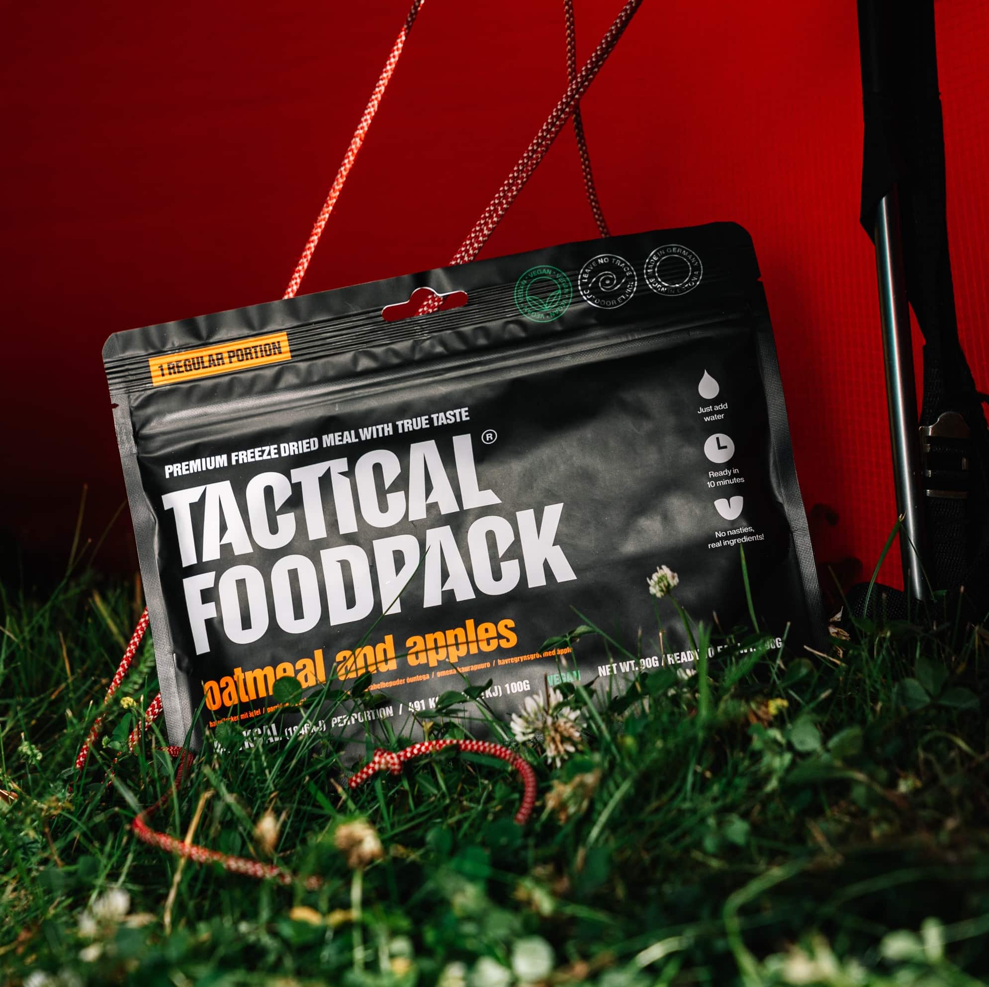 Tactical Foodpack Freeze-Dried Breakfast - Oatmeal and Apples tent