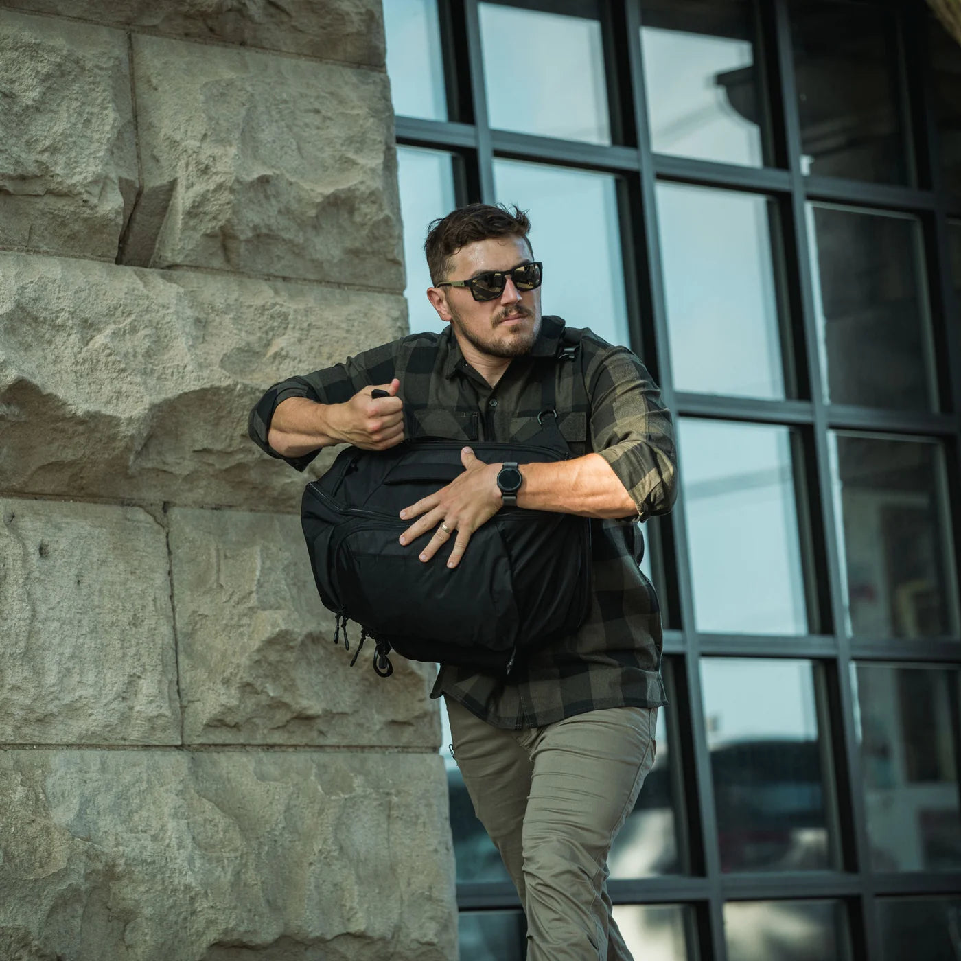 Vertx Gamut 22L Sling Bag ccw