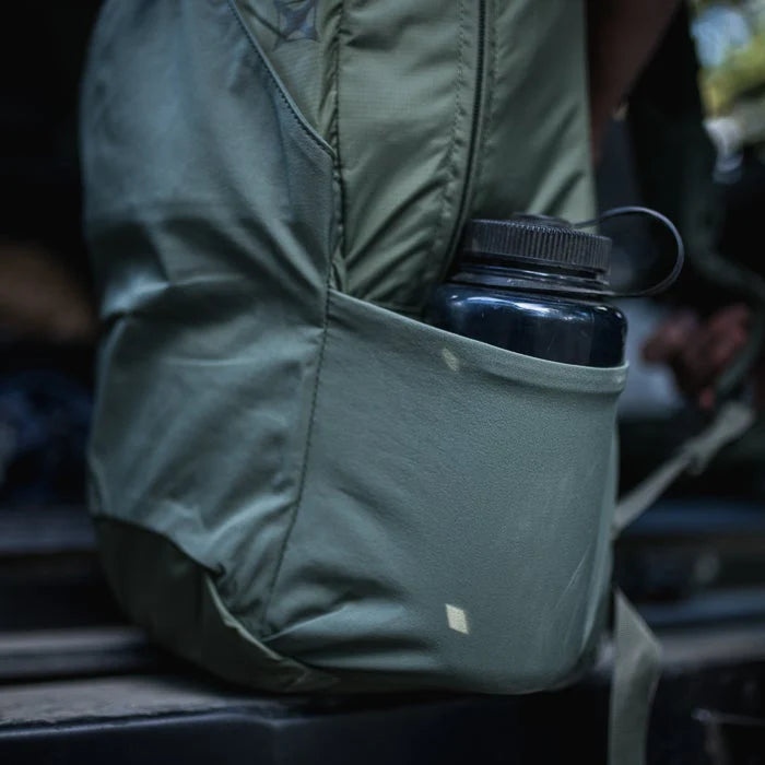 Vertx Long Walks Pack 28L Backpack water bottle