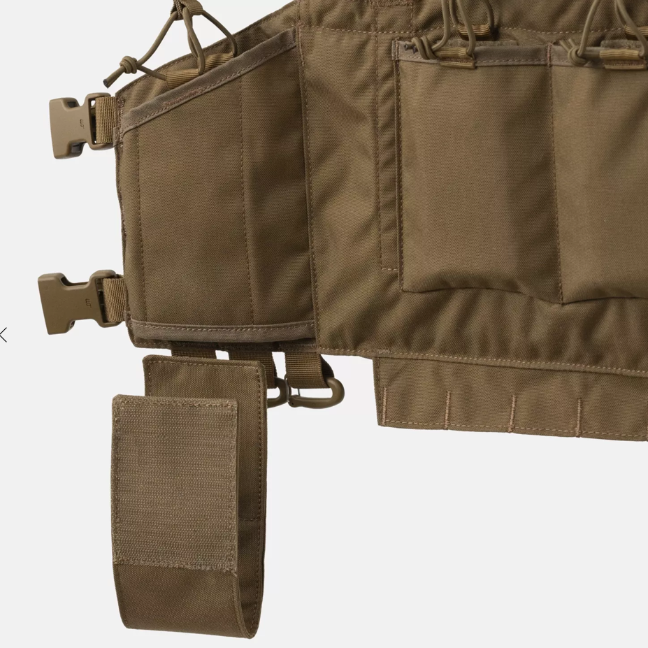 Helikon Guardian Recce Chest Rig Cordura chest rig storage compartment detail